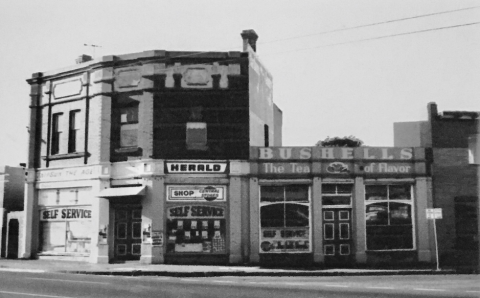 Blights_Grocery_store_1934_cnr_Pont_Nepean_Rd_and_Union_St_Lawson_Recollections